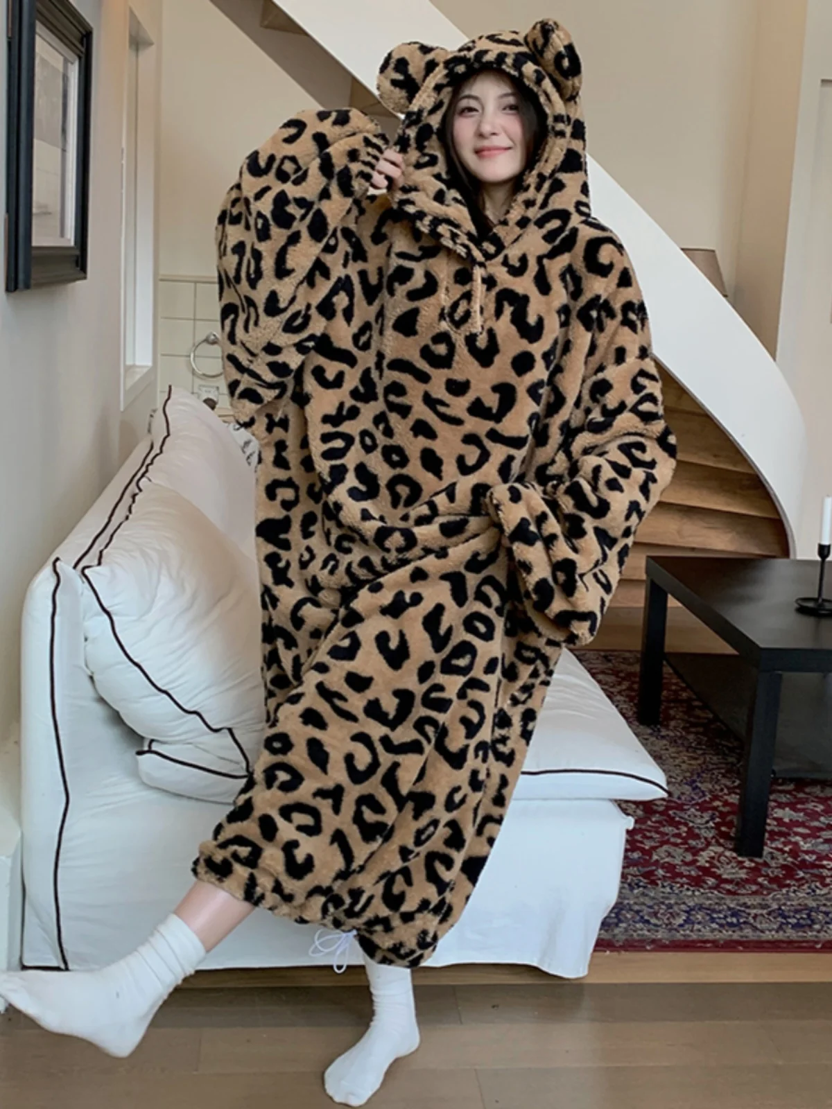 Leopard Print Large Nightgown Autumn and Winter Coral Fleece Men's Women's Same Sle Fleece-lined Thickened Cartoon Hood...