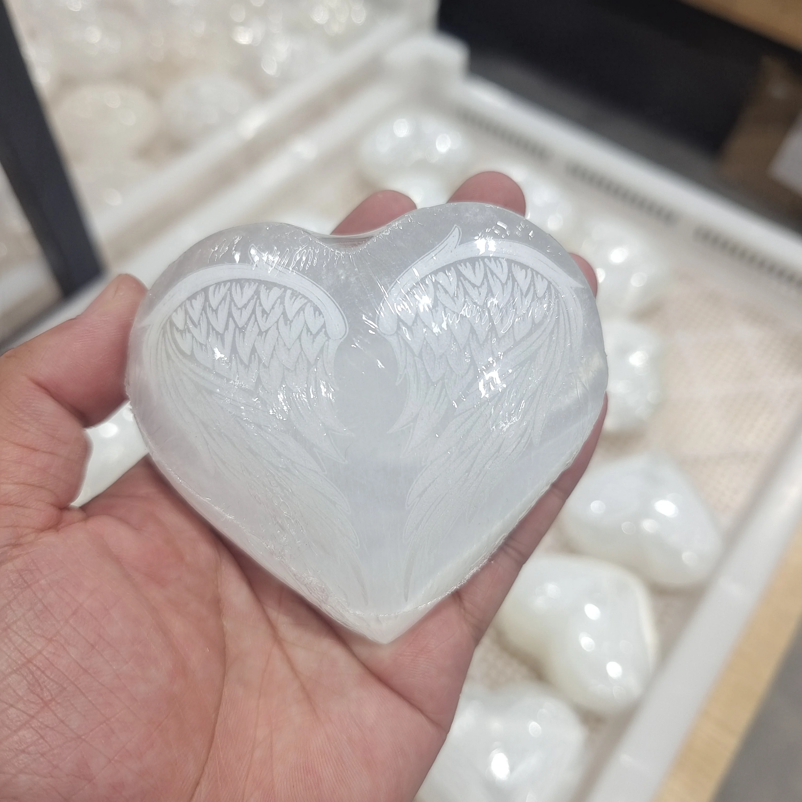 

1PC Natural White Selenite Rough Mineral Specimen Healing Crystal Heart Shape angel wing Stone Carving Home Decor Gifts