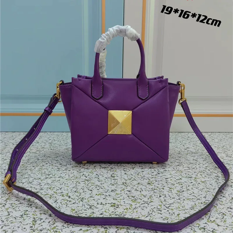 2023 Women's Luxury Handbag Large Rivet Portable Bag Gold Metal Leather Versatile One Shoulder Messenger Bag Women Mini Tote Bag