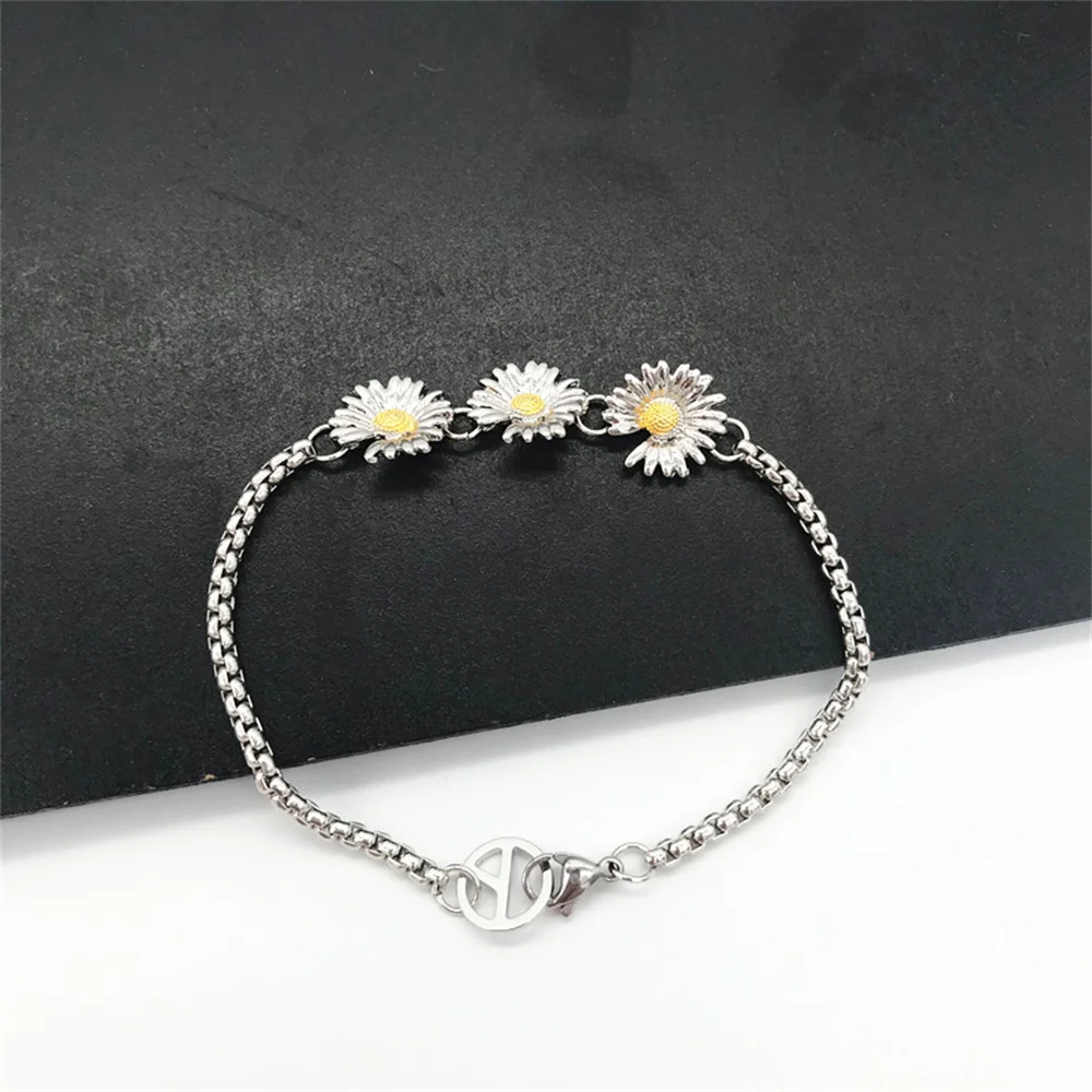 

KPOP G-Dragon Daisy Bracelet Fashion Three Flowers Design Bracelet Peaceminusone Jewelry Couple Gift Fans Collection