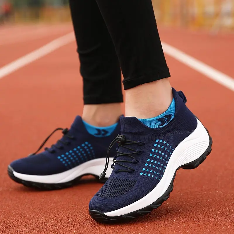 

Сетчатые вязаные кроссовки для женщин 2022 кроссовки спортивная женская обувь для бега женский спортивный комплект кроссовки темно-синие бе...