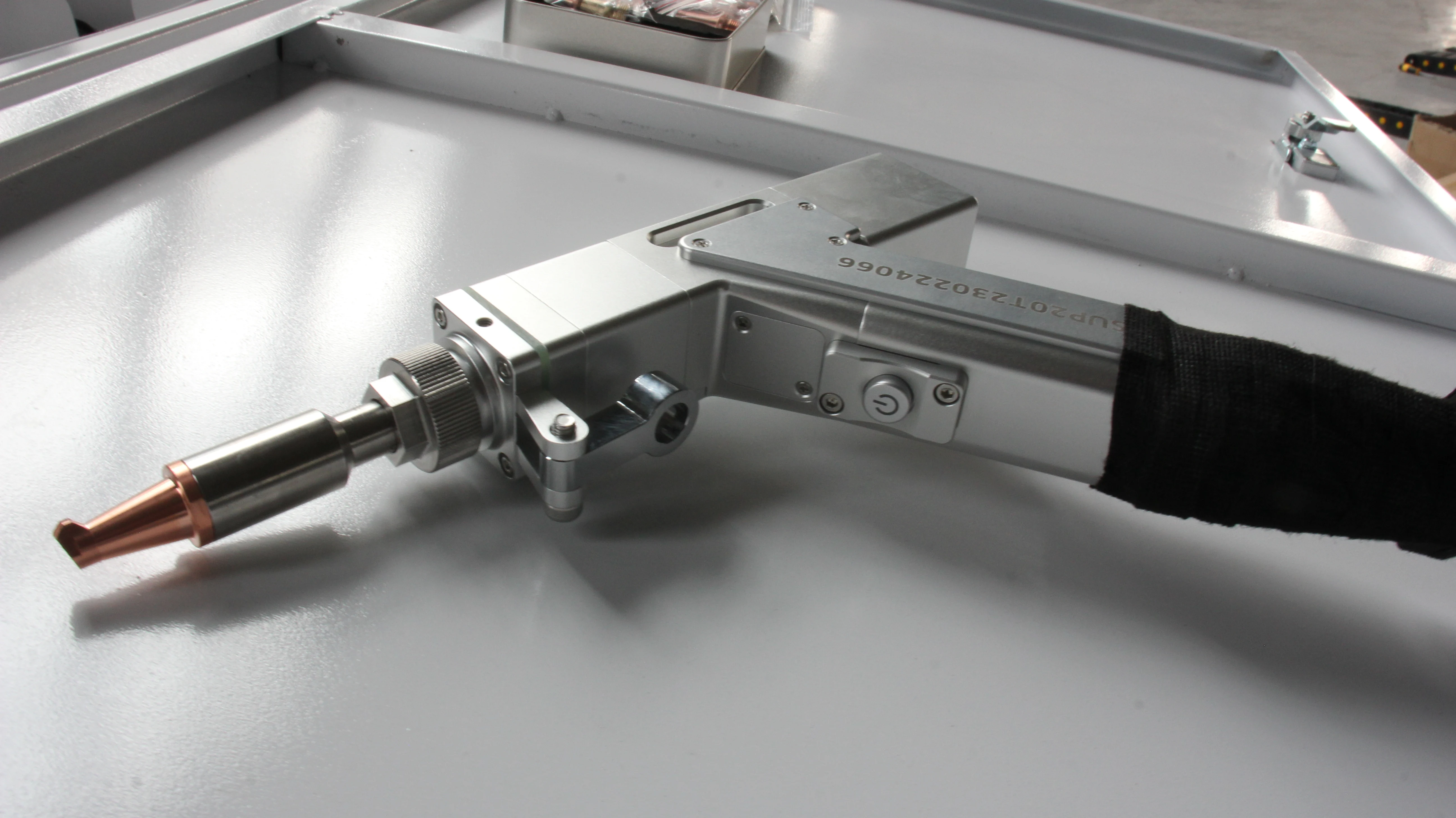 Ручной лазерный сварочный аппарат 4 в 1 3 11500 Вт 3000 для металла и алюминия