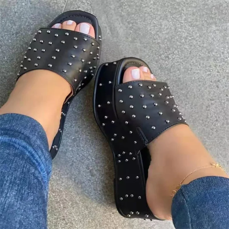 

Fashion Rivet Slippers Women's 2022 Summer New Outdoor Open Toe Round Flip Flop Beach Casual Wedge Soft Cozy Ladies High Heels