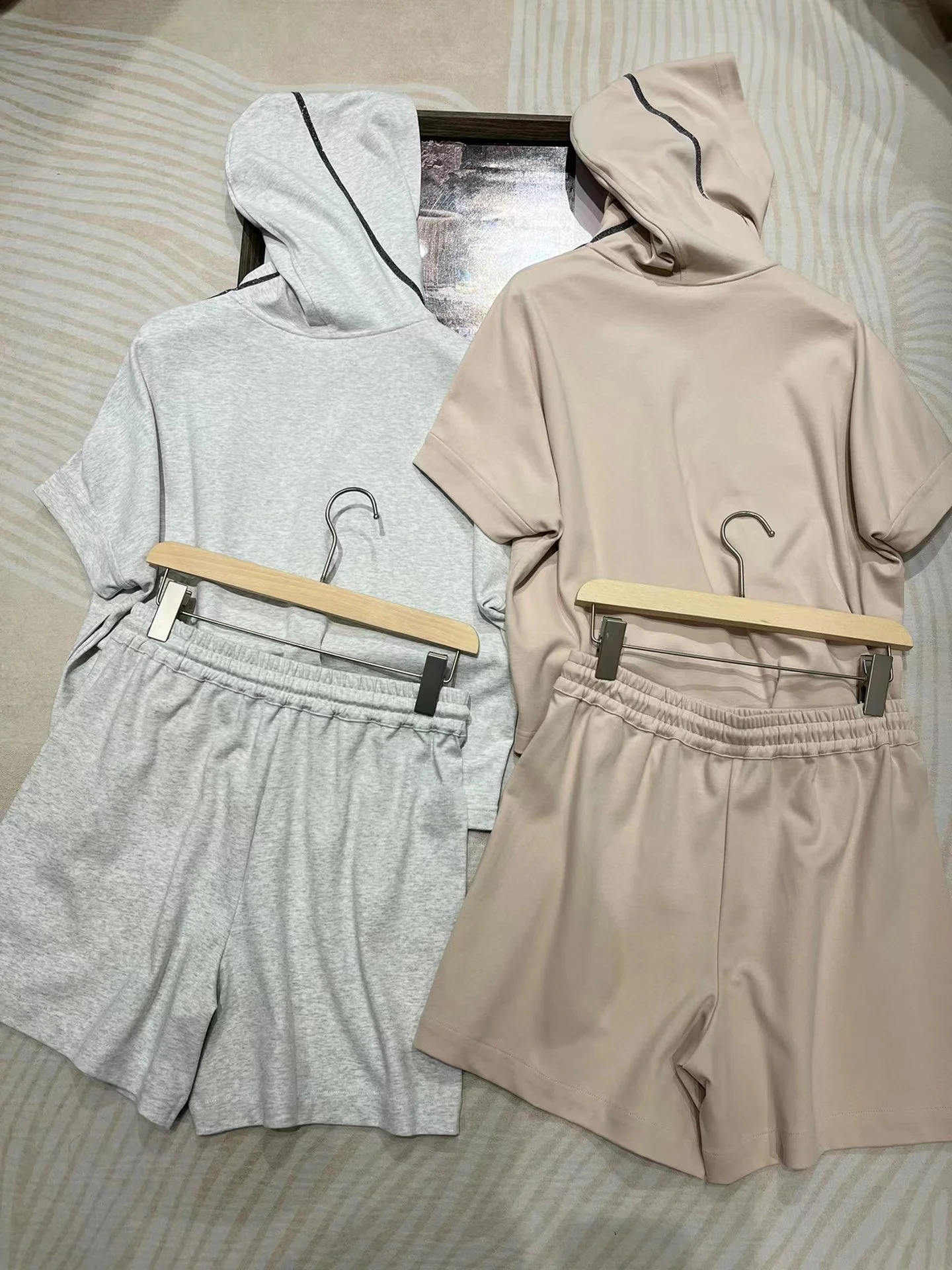 

2022 Summer Luxury Design Carbon Beads Embellished Casual Women's Tracksuit