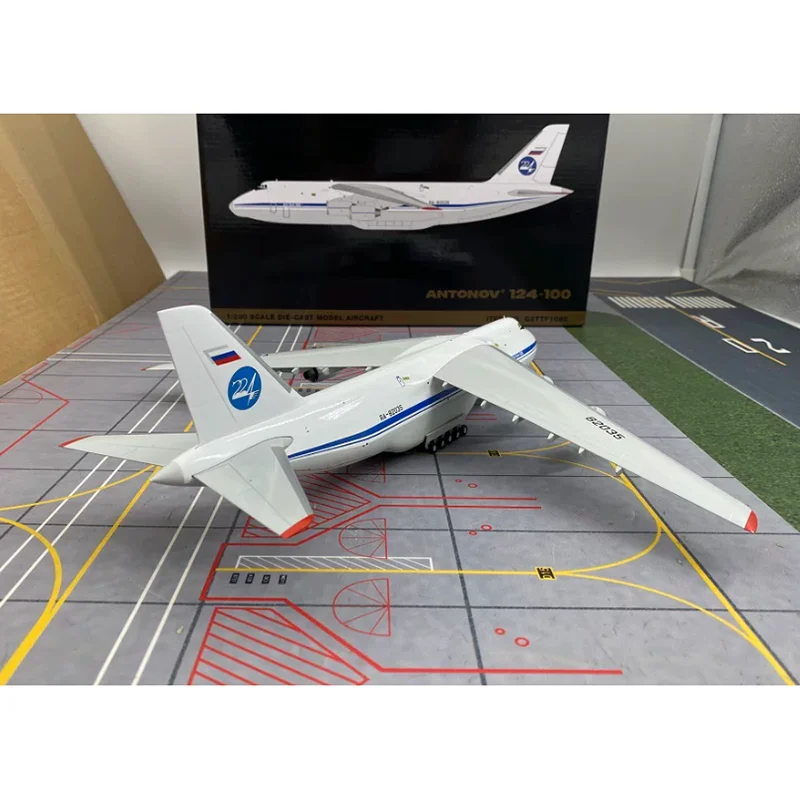 Коллекционная декоративная модель самолета Geminijets AN-124-100 (RA-82035) ВВС России, масштаб 1:200, из литого сплава (art.: 3920dbfec4c22) - 3920dbfec4c22