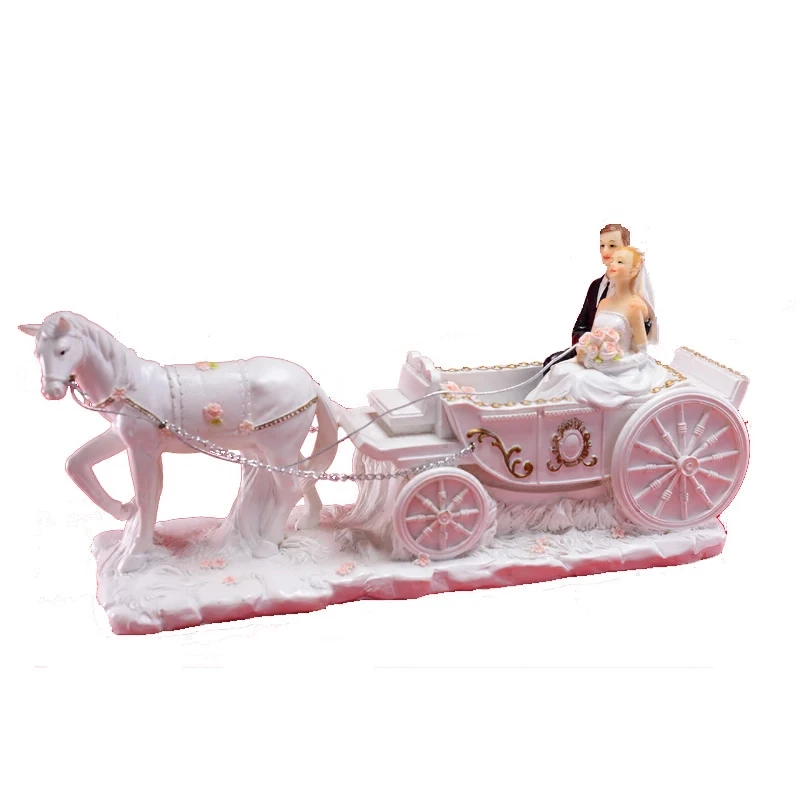 

Resin Carriage Lovers Figure Sculpture Home Decor Crafts Room Wedding Decoration Study Office Wine Cabinet Ornament Wedding Gift