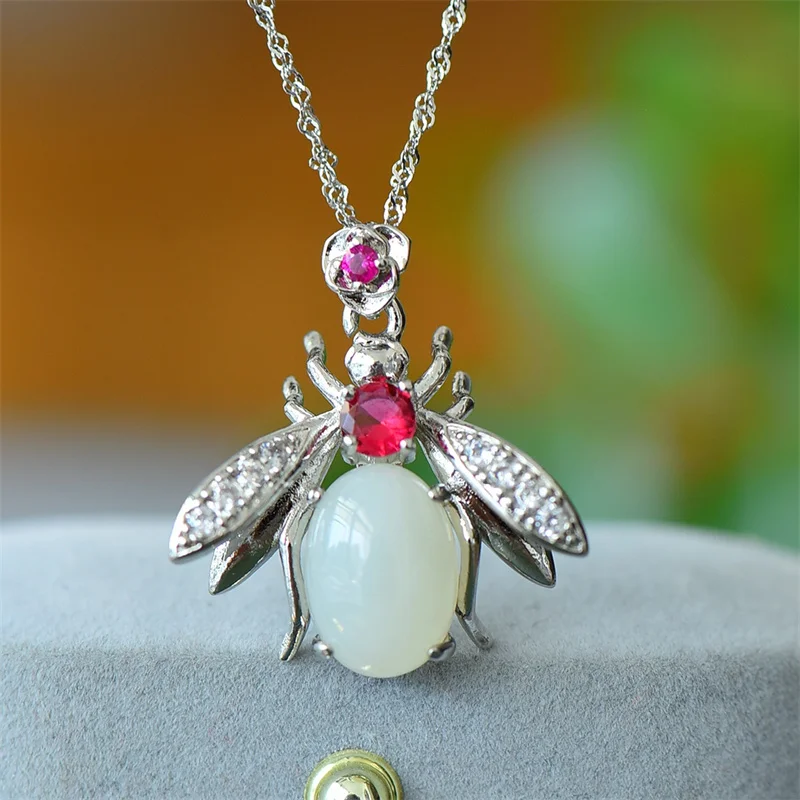 

Mai Chuang/Inlaid He Tian White Jade Bee Sweet Honey Necklace Pendant Fashion Elegant Personality Jewelry Men Women Couple Gift