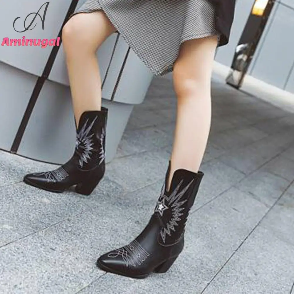 Dropship Cowboy Cowgirls Western Boots White Black Ankle Boots 2023 New Fashion Embroidery Walking Comfy Women Shoes