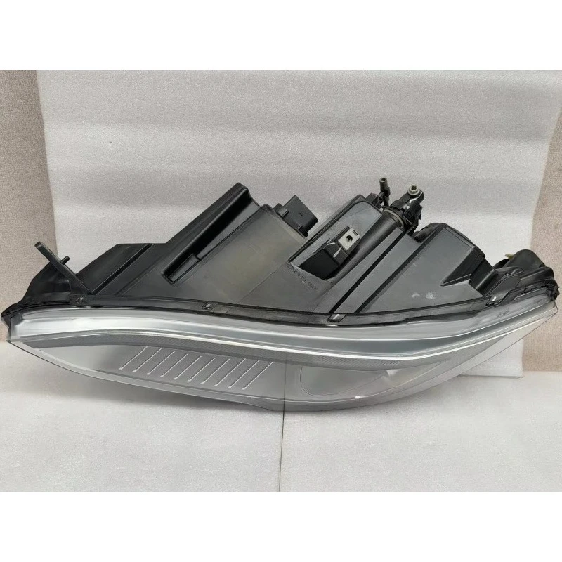 Фото Новые синие фары 70W 4000 Lm 12V для левой и правой стороны (замена) №3