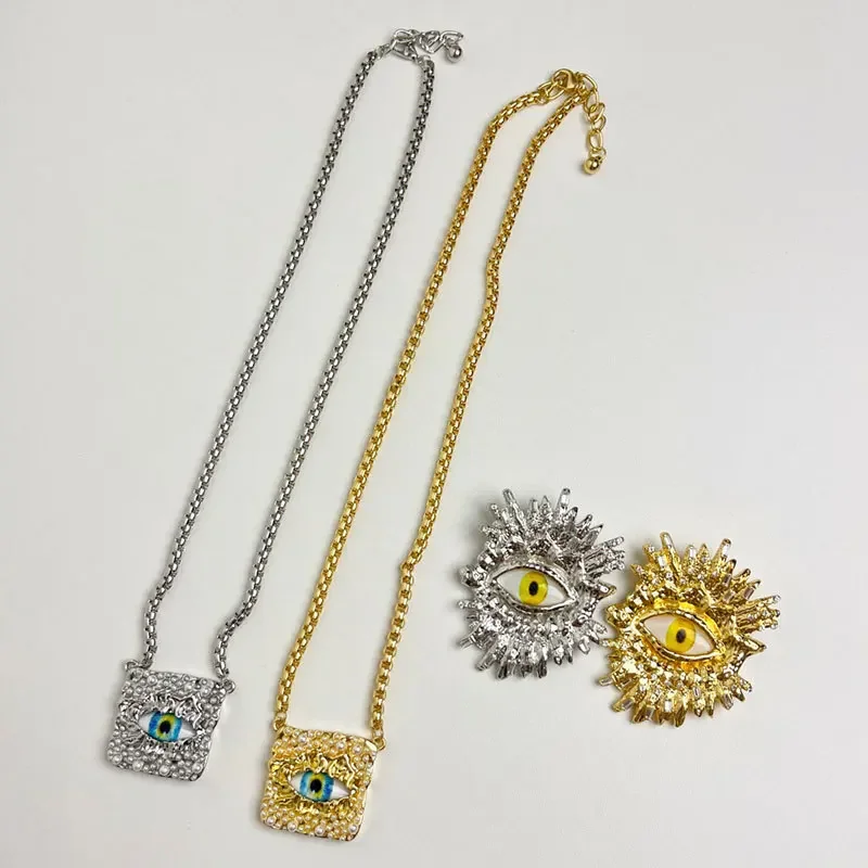 Тяжелая промышленность инкрустированные жемчугом глаза квадратный кулон