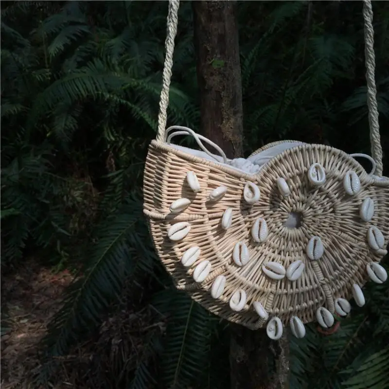 

Fashion Shell Wicker Woven Crossbody Bag Conch Shape Rattan Bag Summer Beach Shoulder Bags Casual Bali Holiday Small Purses 2022