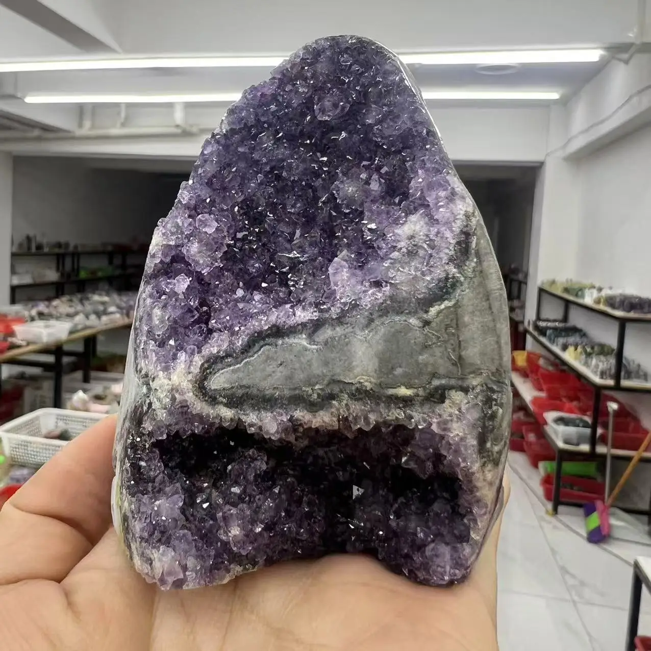 Аметистовый кварцевый кластер ACSDVOCATE