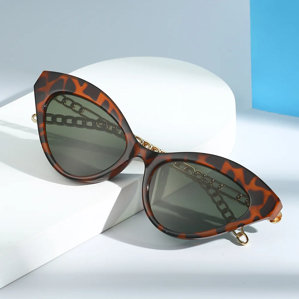 Солнцезащитные очки кошачий глаз с металлической цепочкой