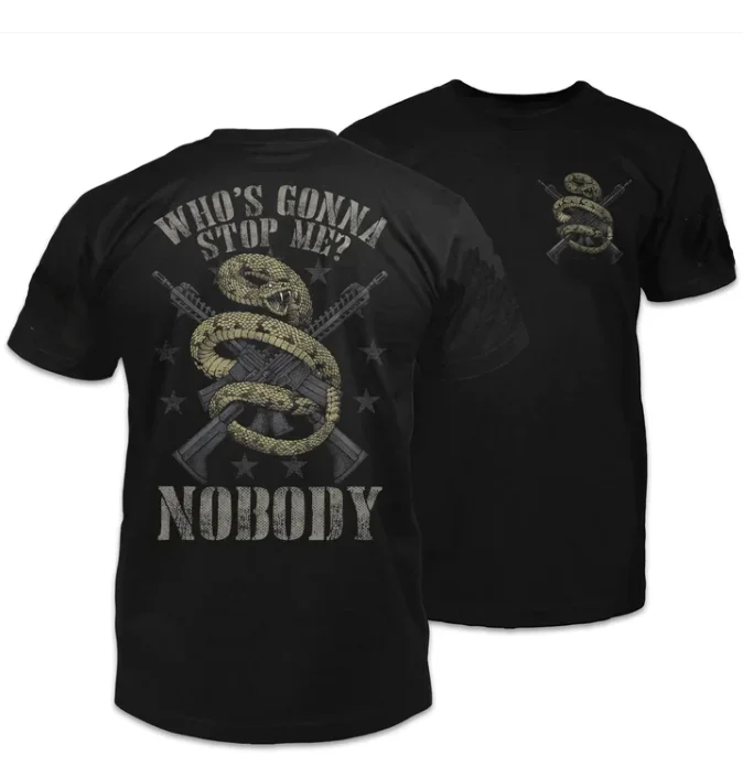 Редкая футболка с гремучей змеей обернутая вокруг AR-15 100% хлопок круглым вырезом