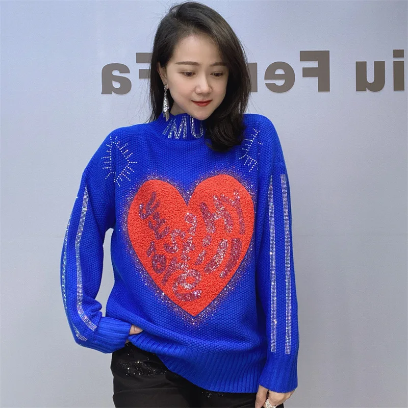 Рисунок 2 - Модный свитер со стразами love