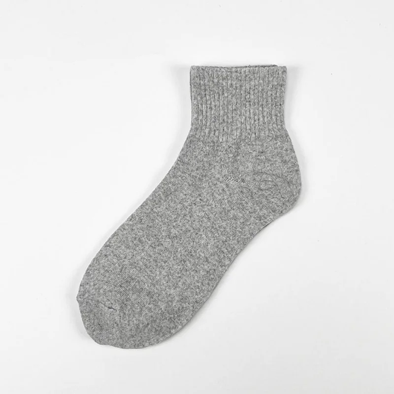 High Quality 3 Pairs Casual Soft Breathable Solid Color Outdoor Running Sports Business Socks Simple Fashions Male Crew Socks