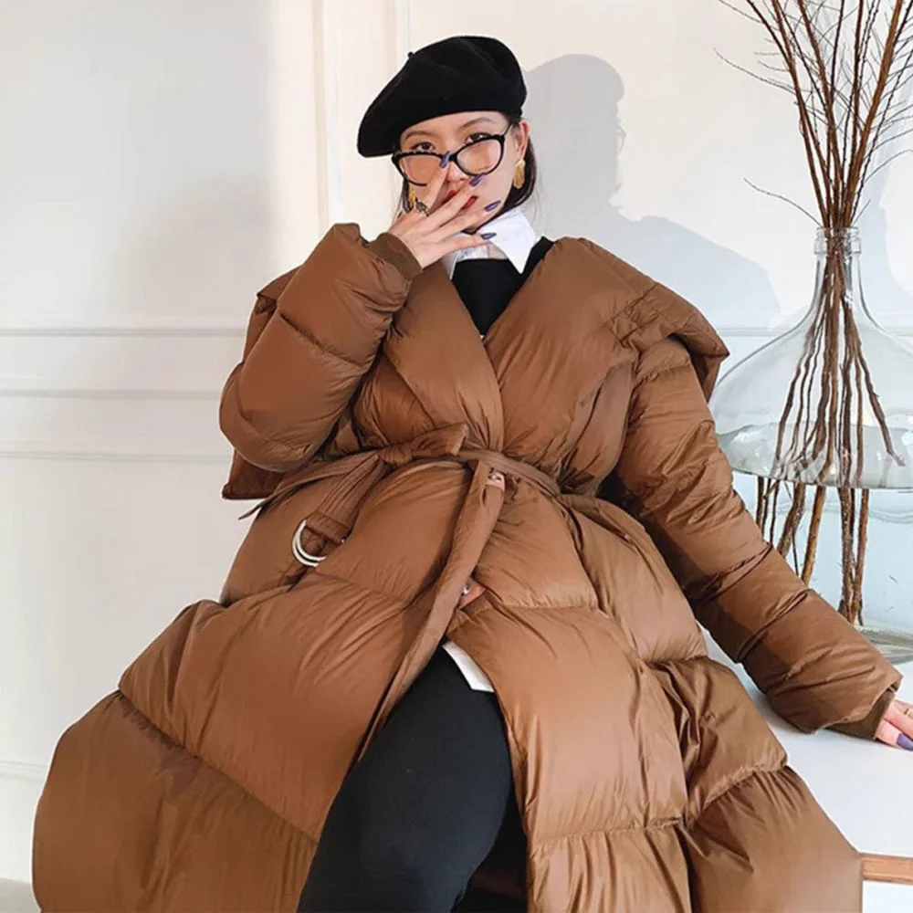 Элегантное женское зимнее длинное белое пальто на гусином пуху модные