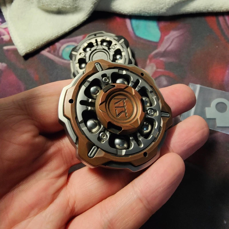 Second-Hand out-of-Print EDC God of War KTS Fingertip Gyro Stainless Steel Copper Material Stress Relief Toy PPB enlarge