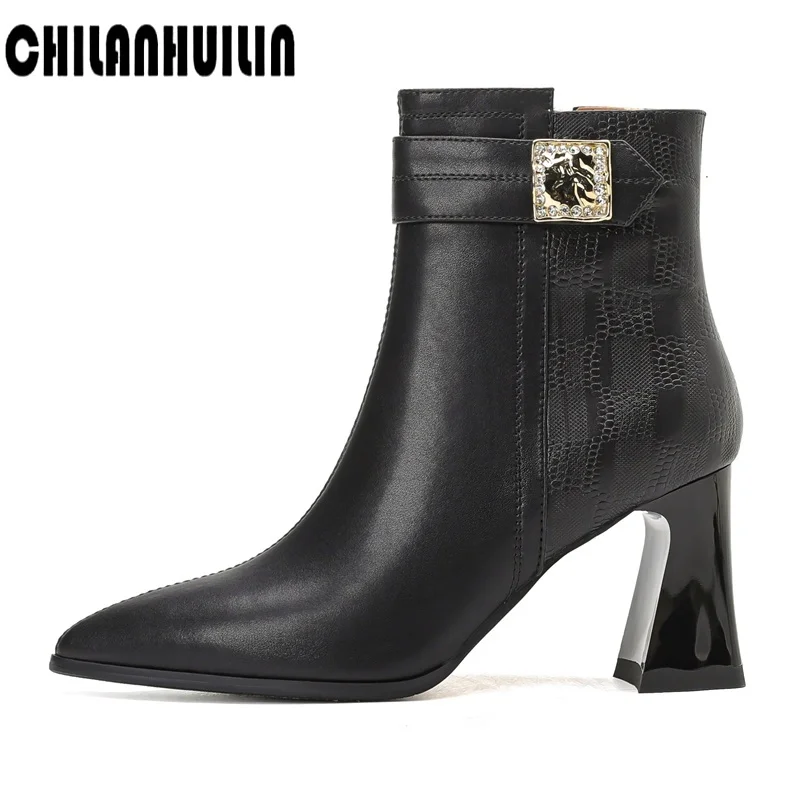 

Женские ботильоны из натуральной кожи на высоком каблуке с острым носком