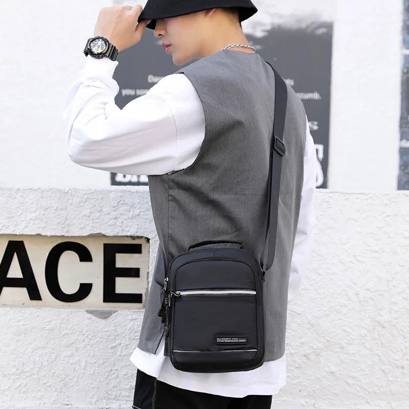 Hot Sale Men Shoulder Bag High Quality Boys Crossbody Bag Man Messenger Bag Nylon Waterproof Male Handbags Light Purse Bolsas