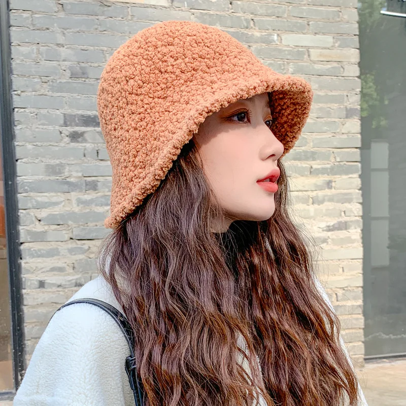 Шапка женская теплая рыболовная мужская универсальная плюшевая корейская молодежная мода с защитой лица в виде ведра из овечьей шерсти.