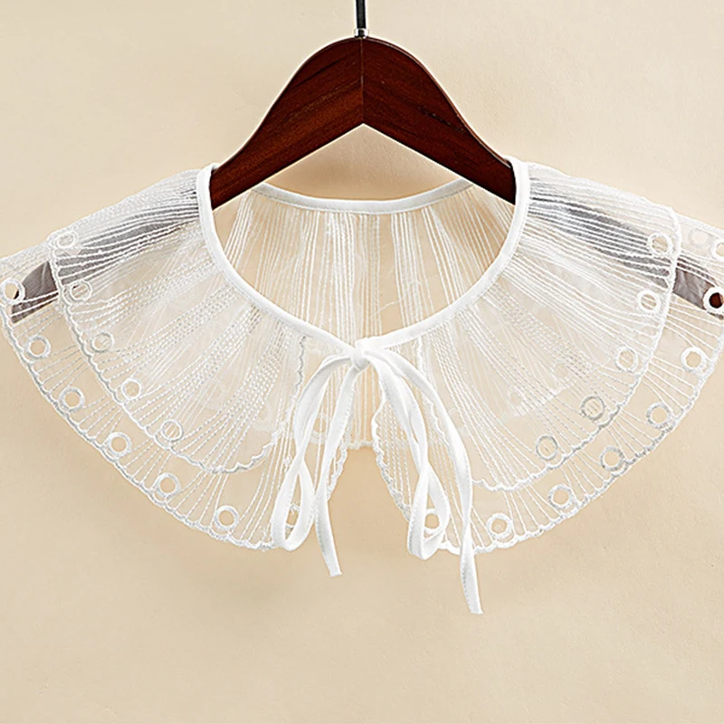 

Sitonjwly Korean Fake Collar for Women Flower Embroidery Hollow Lace Detachable Collars Lapel Shirt False Collar Female Shawl