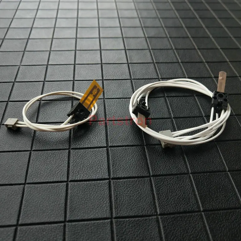 

Themistor Kit 2Pcs RDTCTO192FCZZ RDTCT0157RCZZ For use in Sharp 550 620 700 MX 550 620 700 623 753 Copier Parts