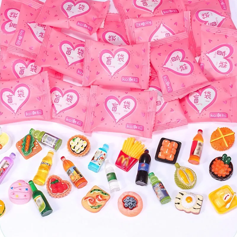 

Миниатюрные фигурки в слепой коробке