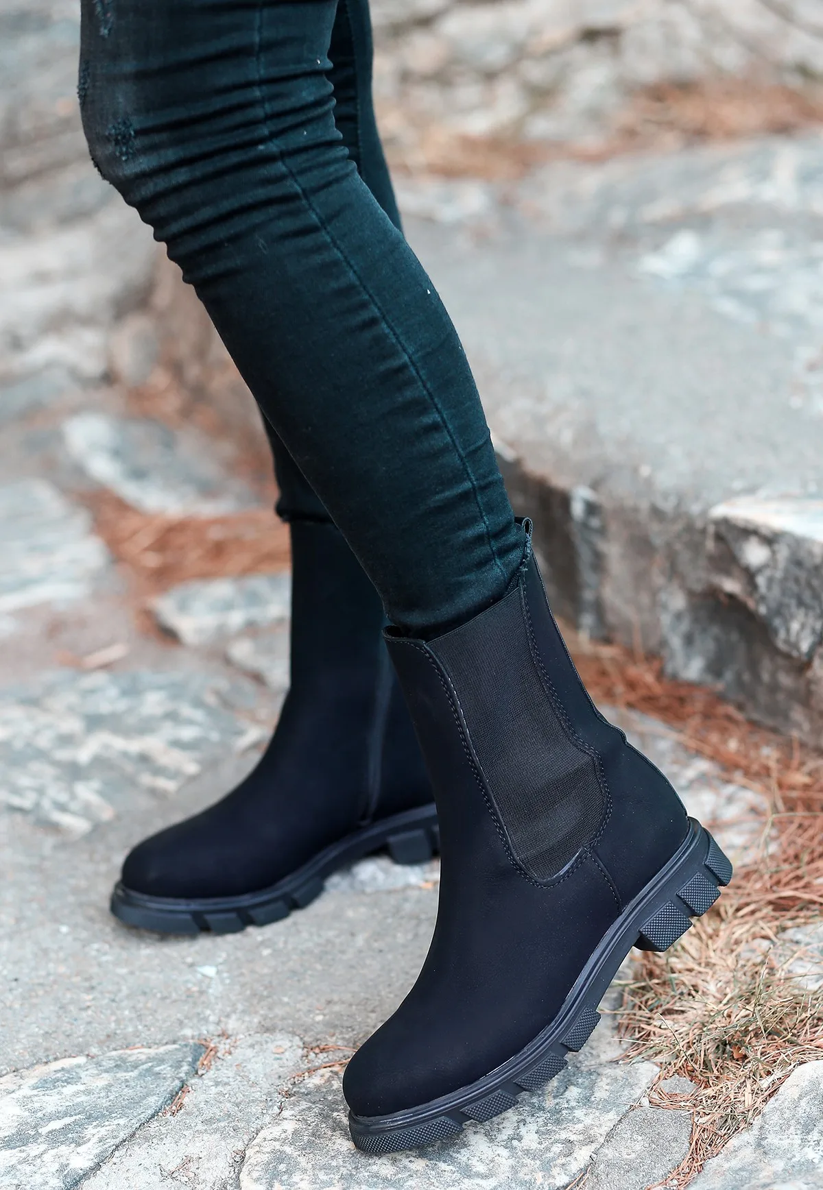 

BveA Store winter women fashion zipper wrist length thick-soled warm comfortable casual faux leather Will Lead Black Boots