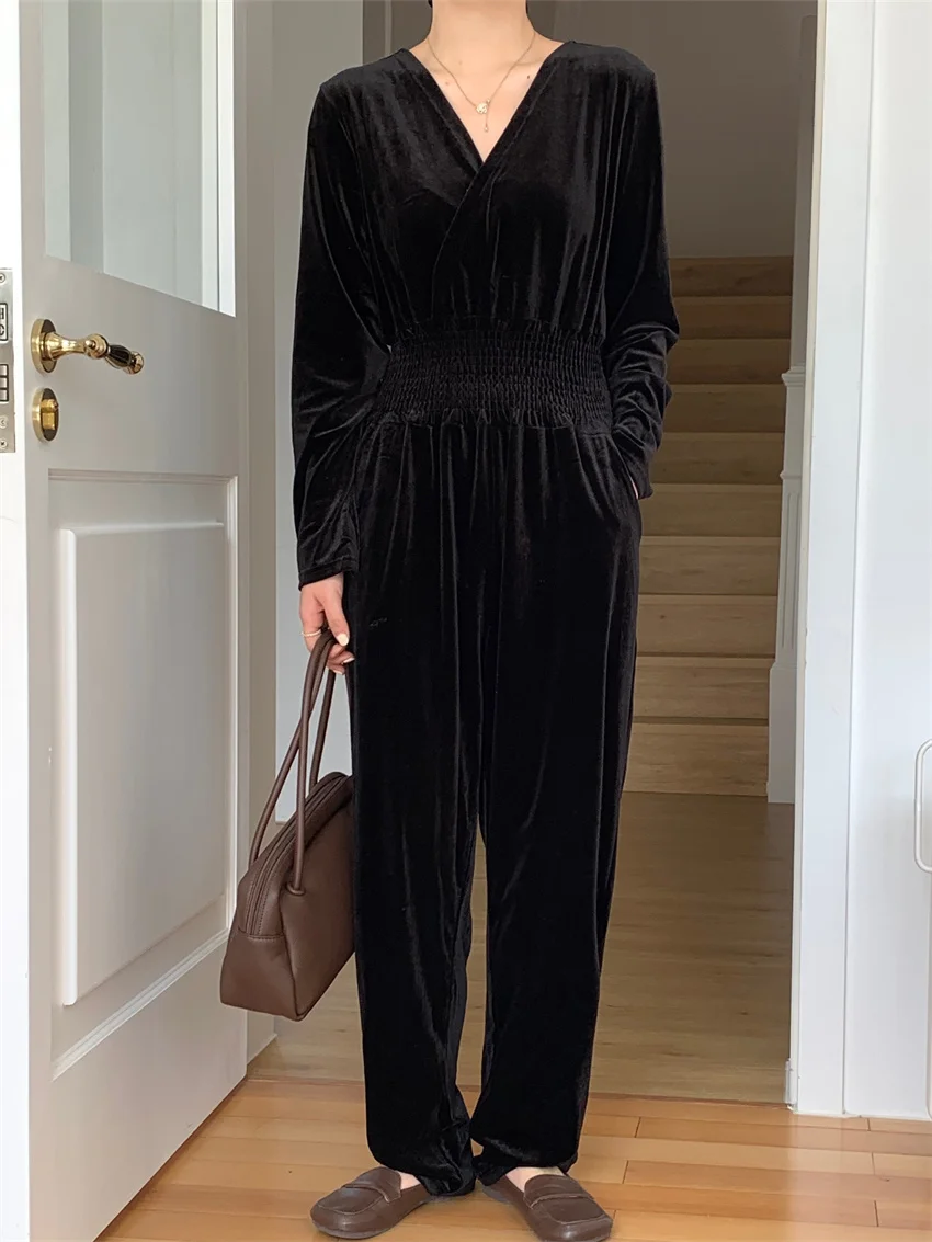 

HziriP Black Velvet Women Jumpsuits Autumn V-Neck Slim Close Waist 2022 Fashion Work Wear Elegant Sexy Slim Solid Loose Rompers