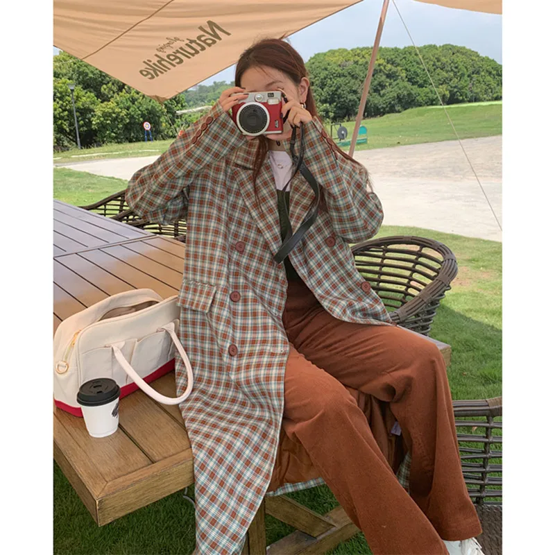 

2022 Autumn New French Retro Design Relaxed And Loose Single Breasted Long Style Lattice Trench Coat For Women Free Shipping