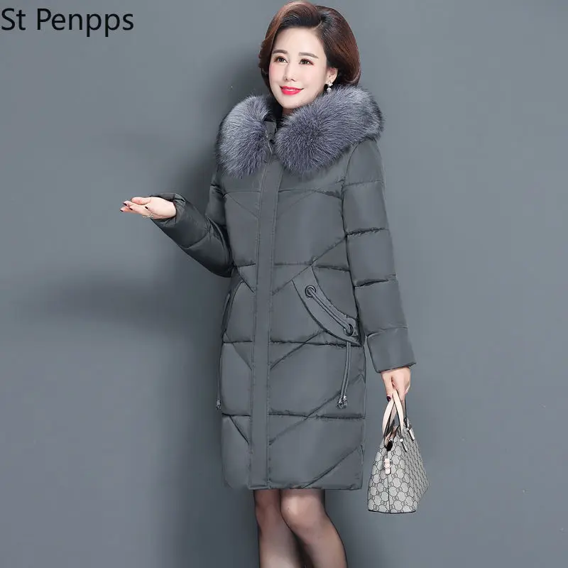 Женская Длинная зимняя куртка с цветным меховым воротником и капюшоном |