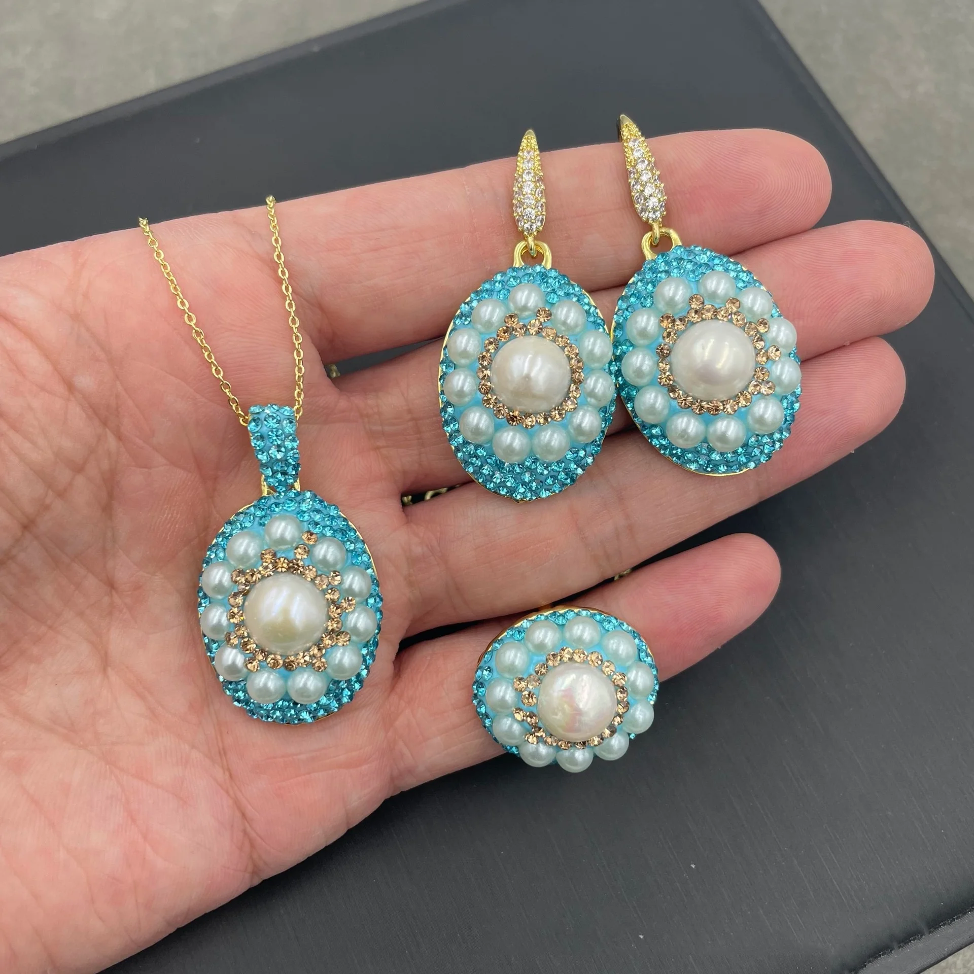 Ювелирный Комплект из натурального пресноводного жемчуга ST045