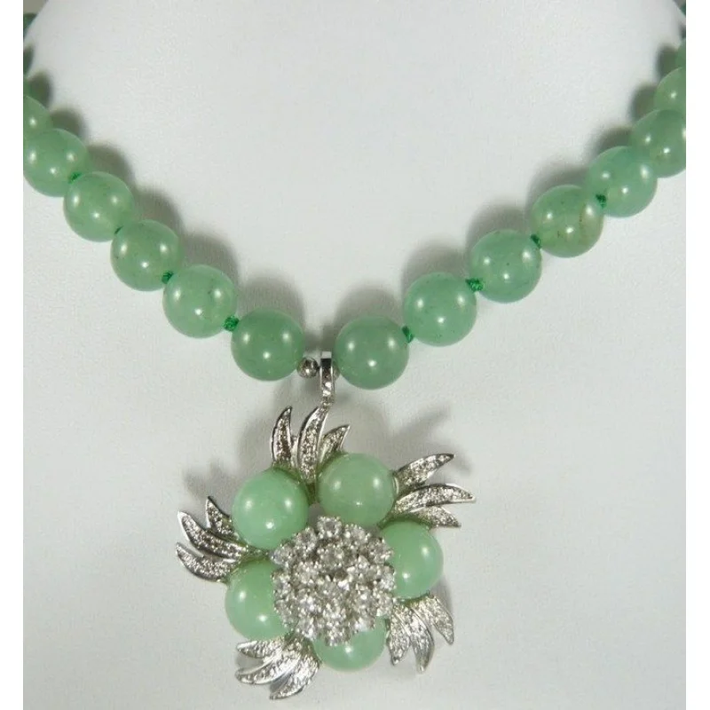 Красивый женский аксессуар, инкрустация зелеными нефритами