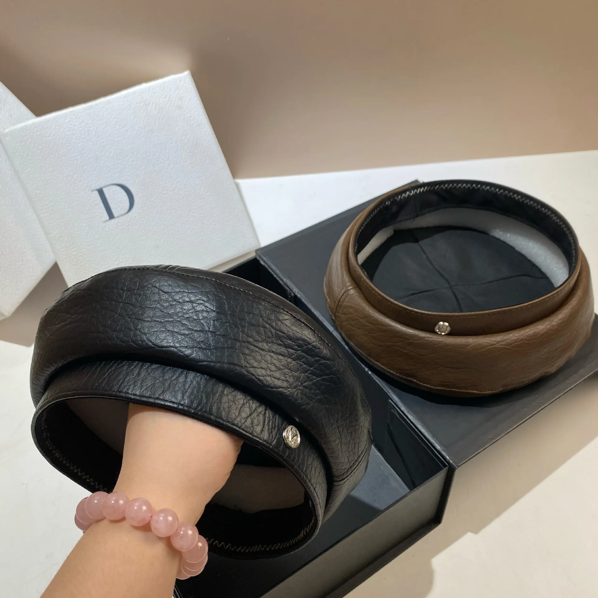 Берет из искусственной кожи женская модная шапка художника шляпа с буквой M