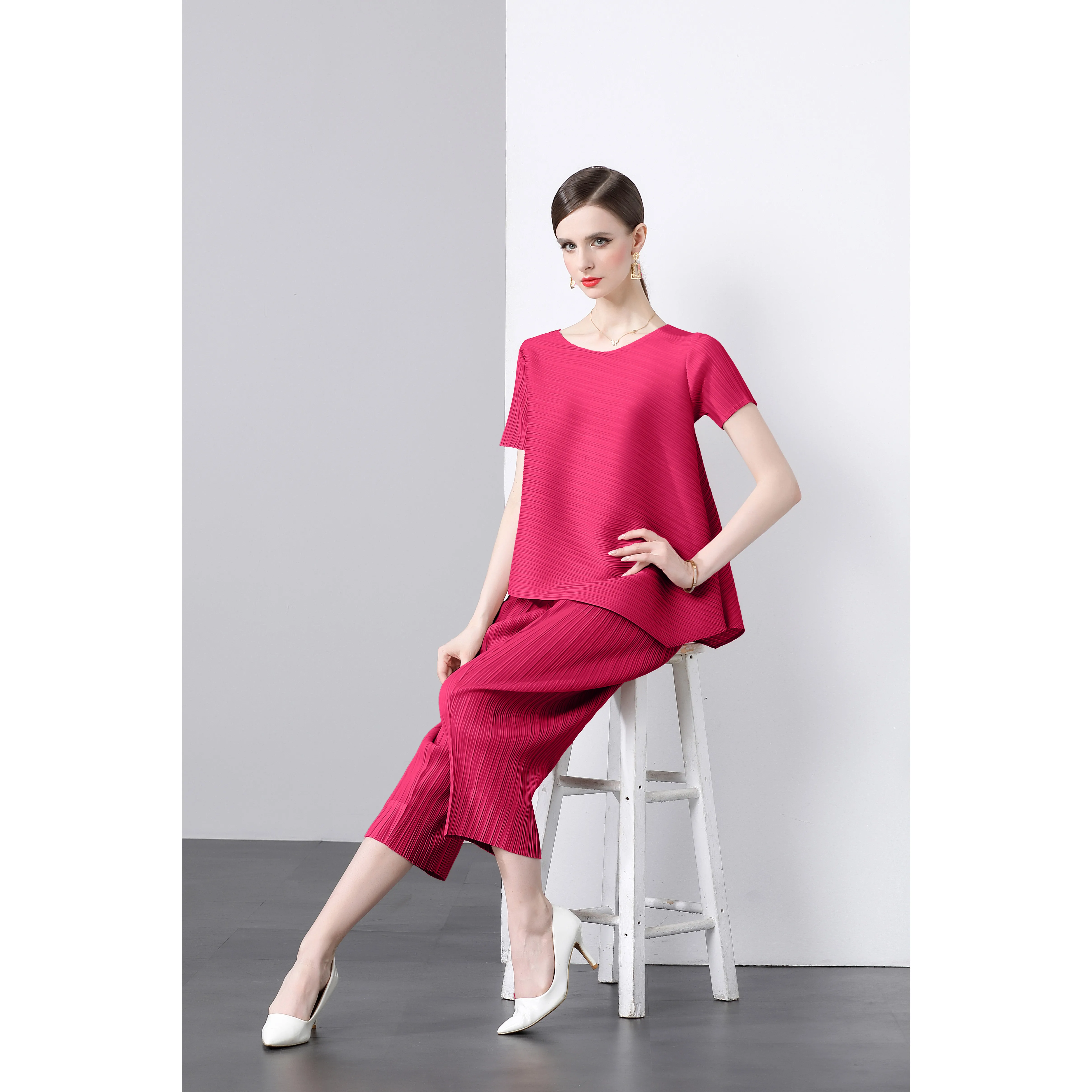 Летняя модель 2024 однотонный Повседневный универсальный топ миаке с эффектом