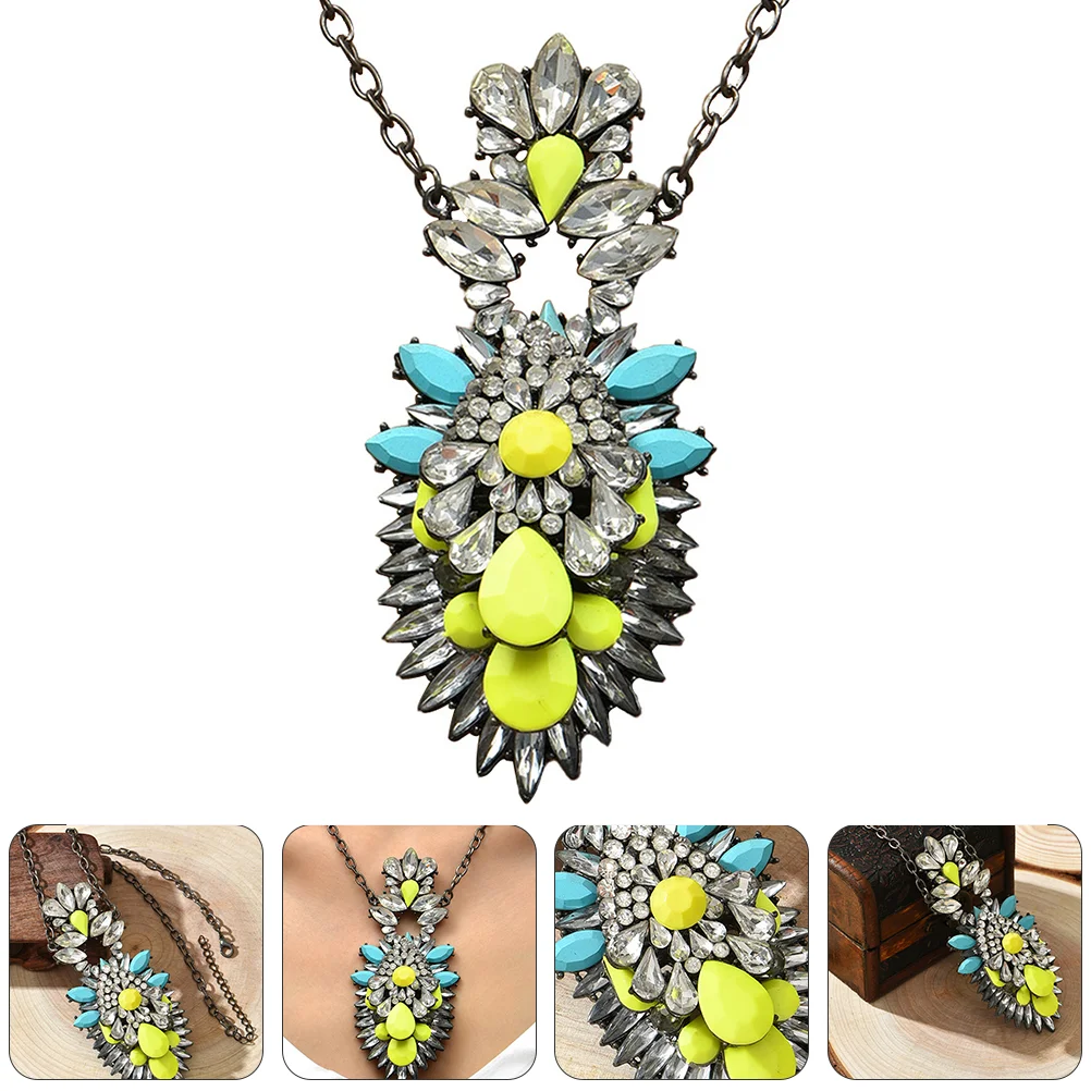 

Exaggerated Rhinestone Necklace Fashion Neck Pendant Neck Decoration