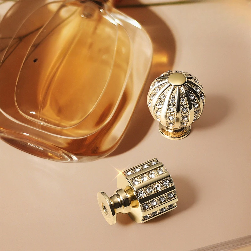 

Crystal Cabinet Drawer Handle Light Luxury Wine Wardrobe Door Knobs Diamond Pulls Knobs Single Hole Decor Furniture