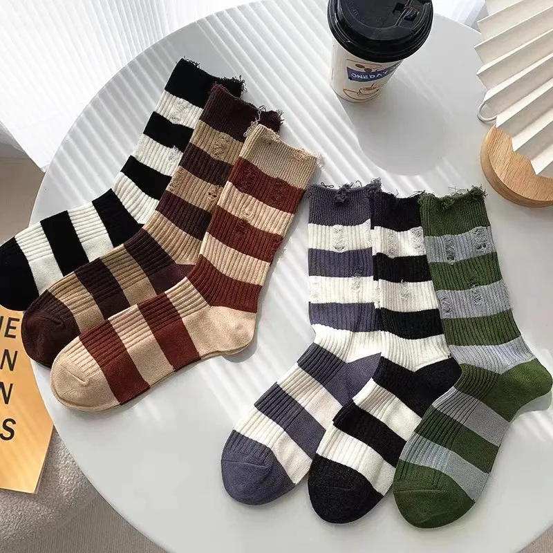 

Maison Margiela Socks Women's Fashion 23SS MM6 Sock Medium High Socks Ripped Knitted Casual Stripe Solid Color Combed Cotton