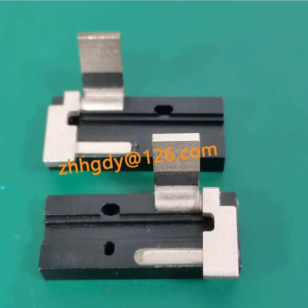 1 Pair 900um Pigtail Fiber Optic Clamps/Leather Wire/Single Core Fiber Optic Clamps  FSM-60S/80S/21S/12S Fiber Holder