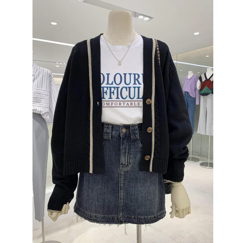 Spring 2023 New Fashion New Summer Women High Waist Button Wigh Leg Jeans Shorts Casual Female Loose Fit Blue Denim Shorts