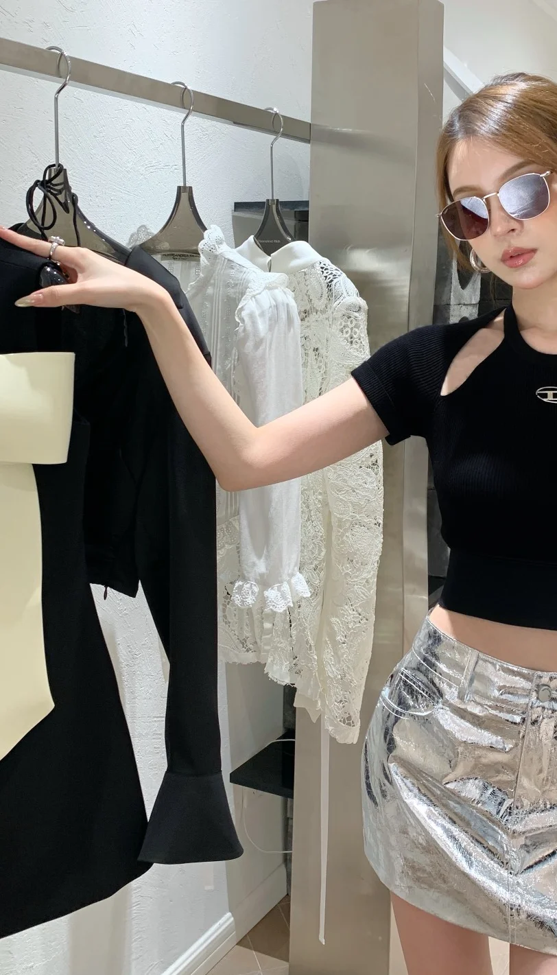 

143438 Fashion Classic Trendy Luxury Designer cloth Hanging neck hollowed out collarbone knitted slim fitting short sleeved