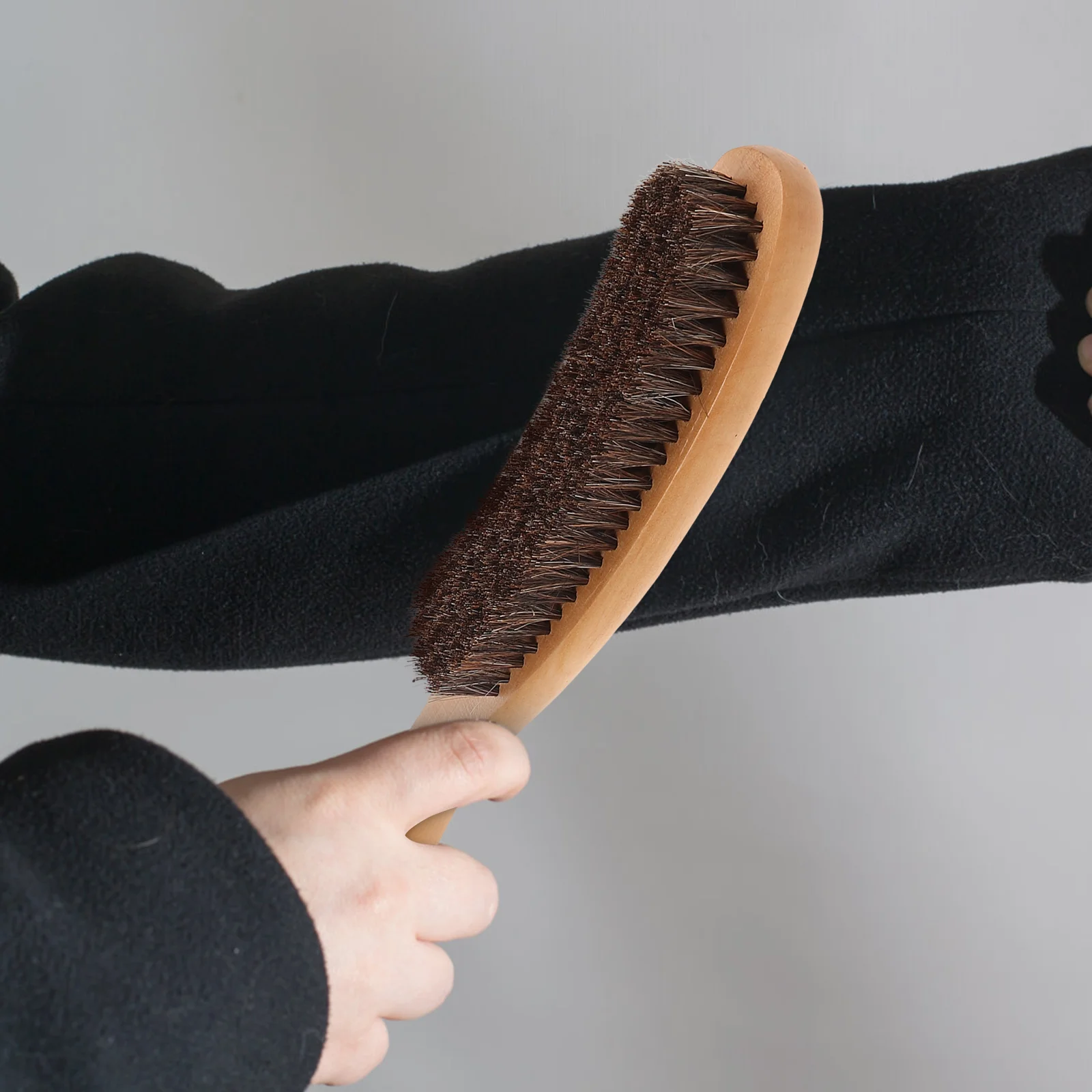

Horsehair Duster Wooden Handle Brush: Hand Broom Bench Brush for Furniture Clothes Coat Suit Cleaning Car