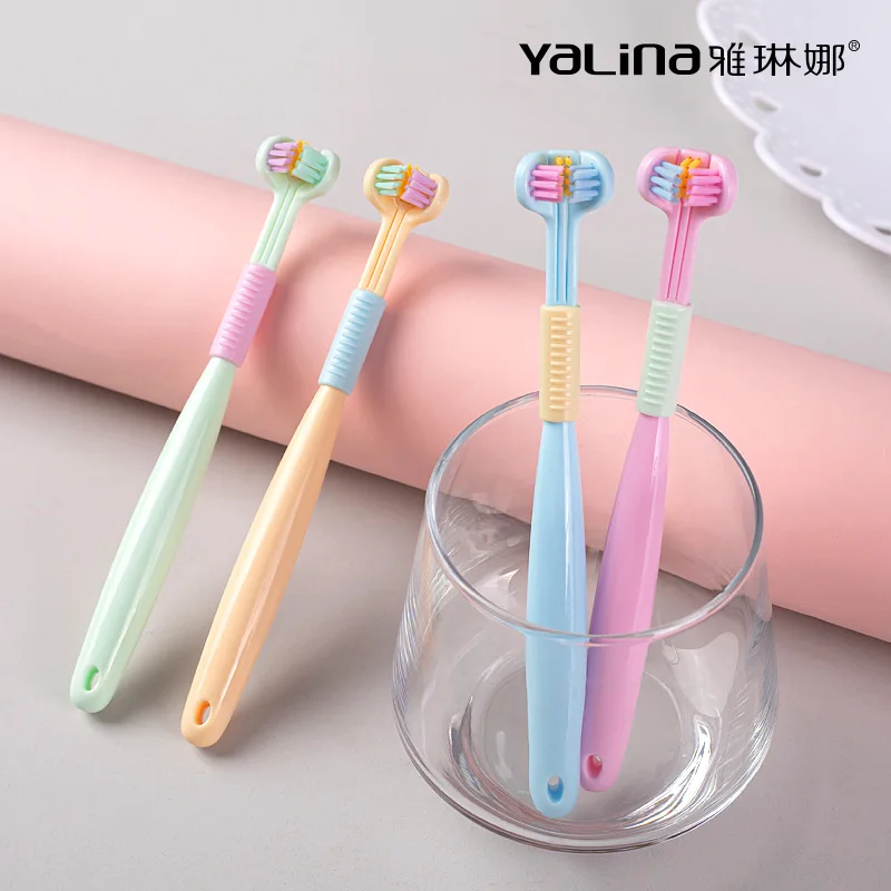 

Children's three sided toothbrush Macaron toothbrush cleans teeth, protects gums, and removes tongue coating.