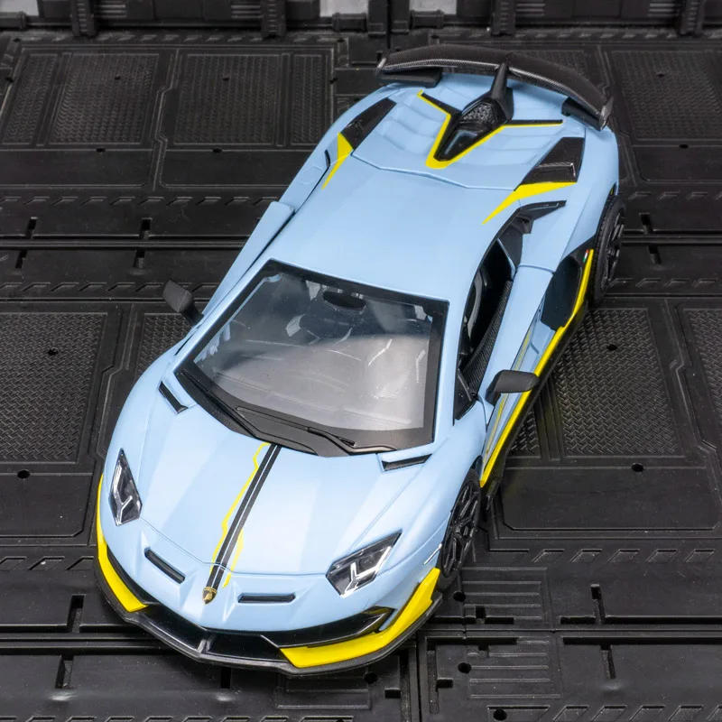 

Автомобильная Миниатюрная модель автомобиля из сплава в масштабе 1:24