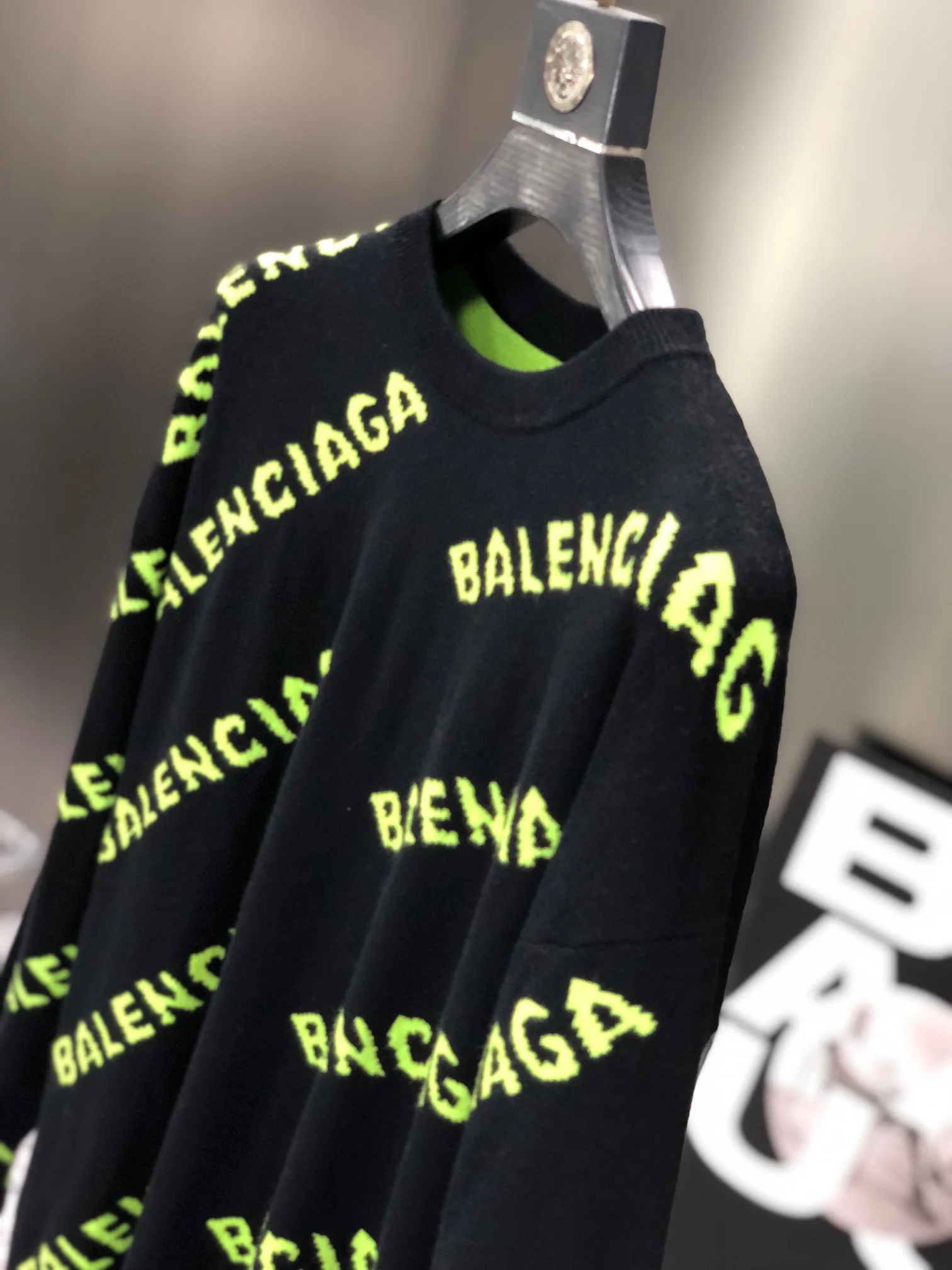 Свитер Balenciaga согреться Тонкая посадка Мода вязаный свитер