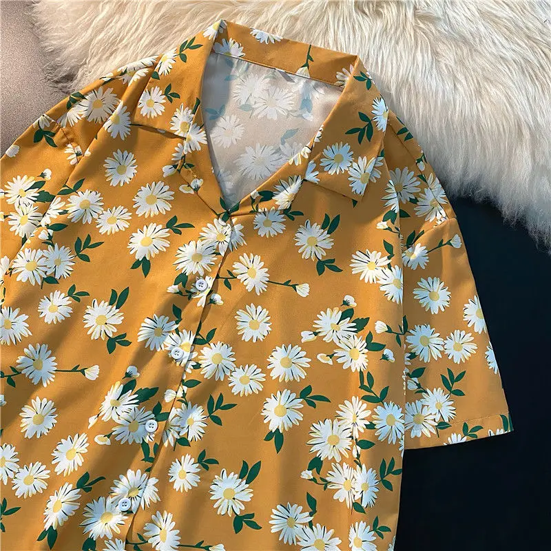 

Желтая рубашка с принтом ромашки и коротким рукавом, женская рубашка на пуговицах, крутая летняя Новинка 2022, гавайская пляжная рубашка в гон...
