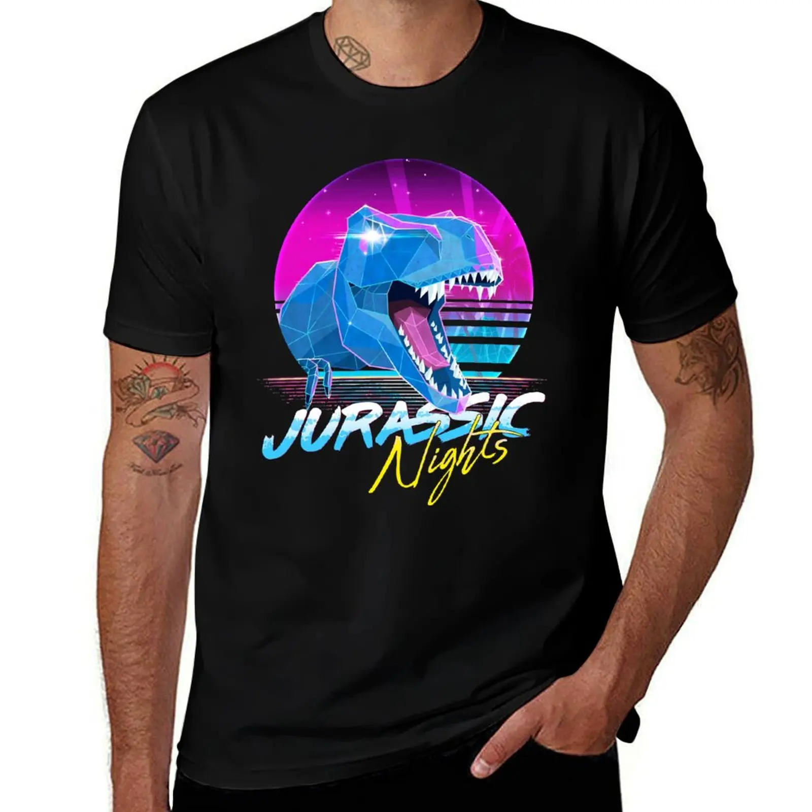 Мужская футболка с принтом ADAD белая в виде надписи Jurassic Nights
