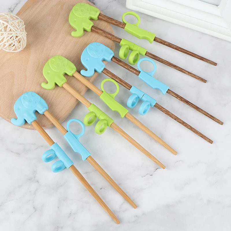 

1 пара детских тренировочных принадлежностей