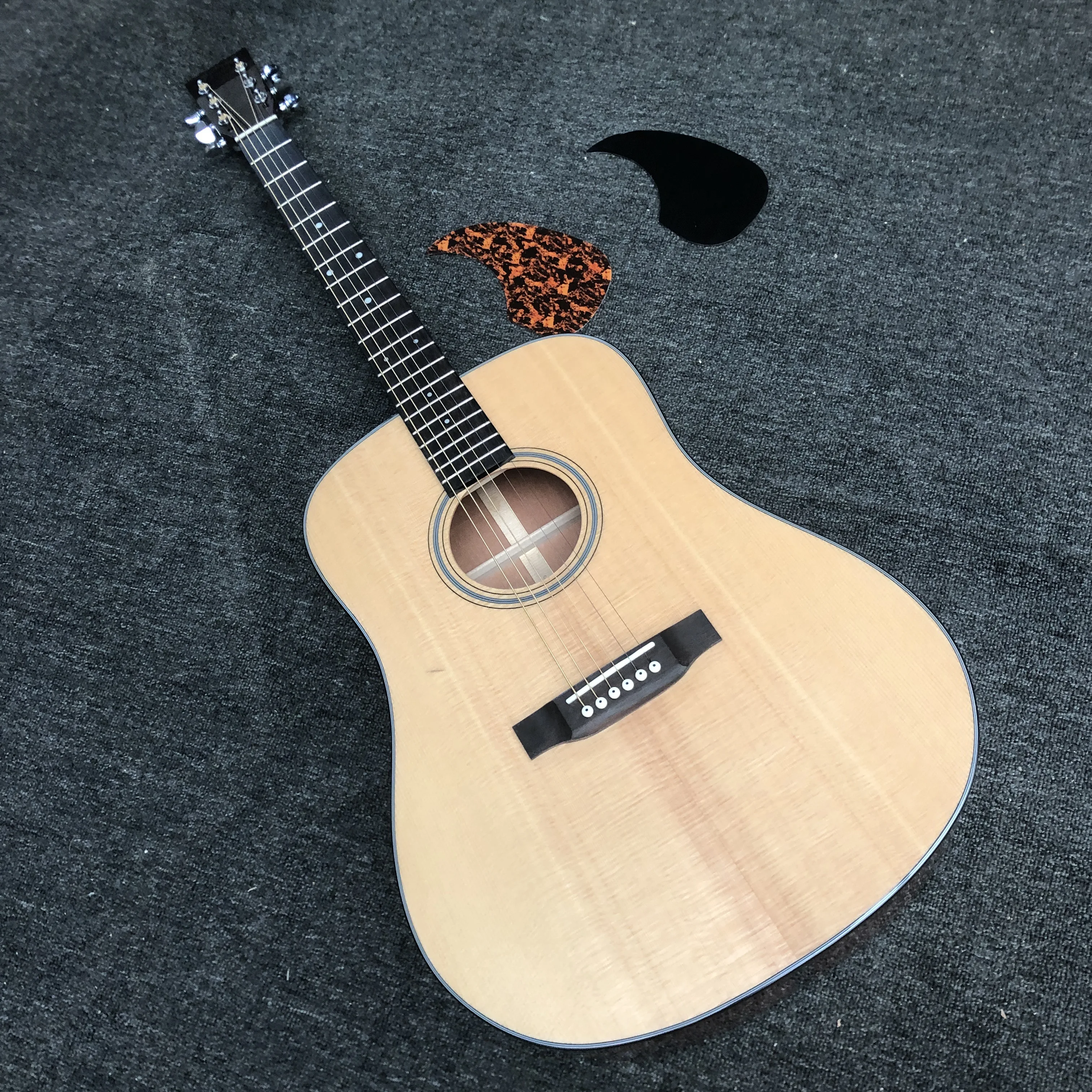 

A custom-made guitar for good friends